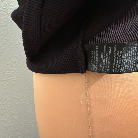 whitehouseblackmarket‎ - Picture 4 of 5